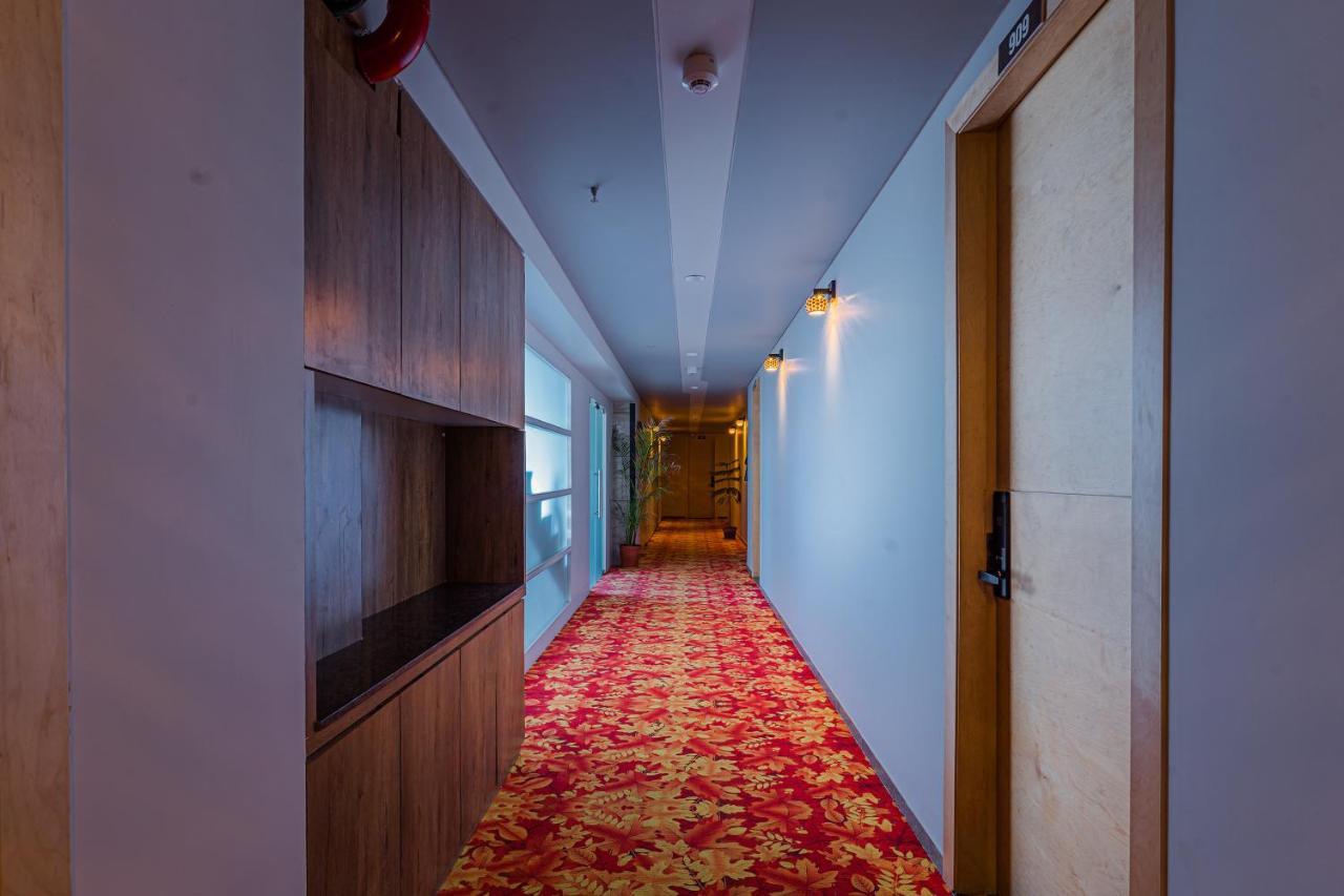Hotel The Grand Heaven Gandhinagar Exteriör bild