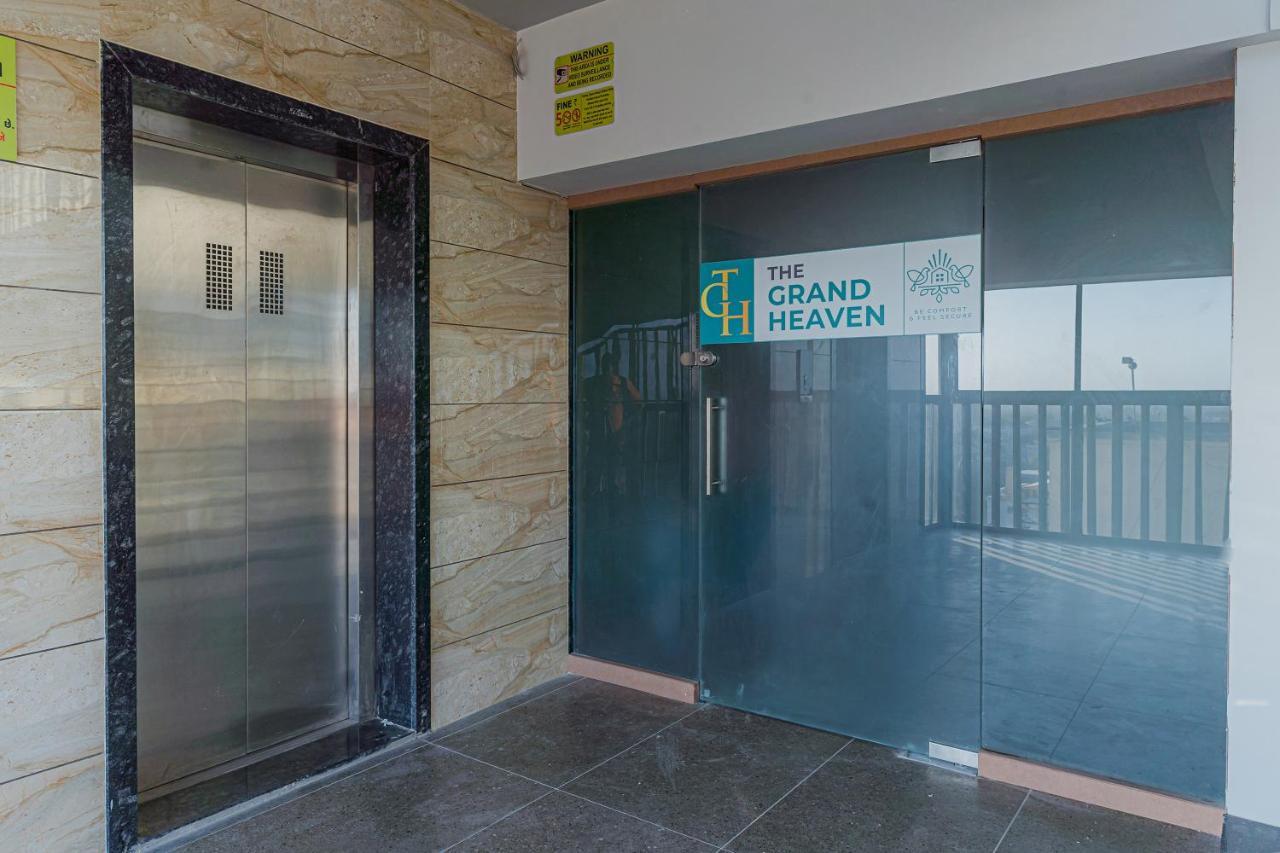 Hotel The Grand Heaven Gandhinagar Exteriör bild